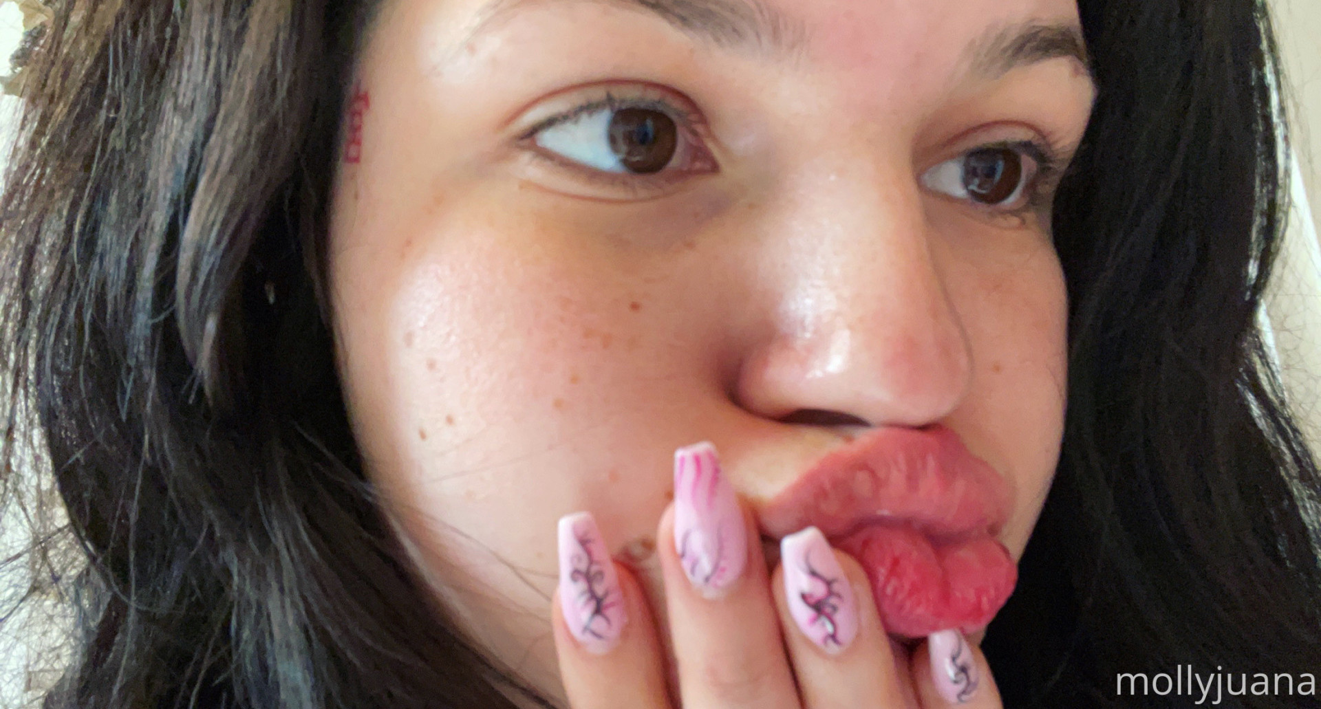 Photo by mollyjuana published on May 20,2023 19:46:39 - BestThots