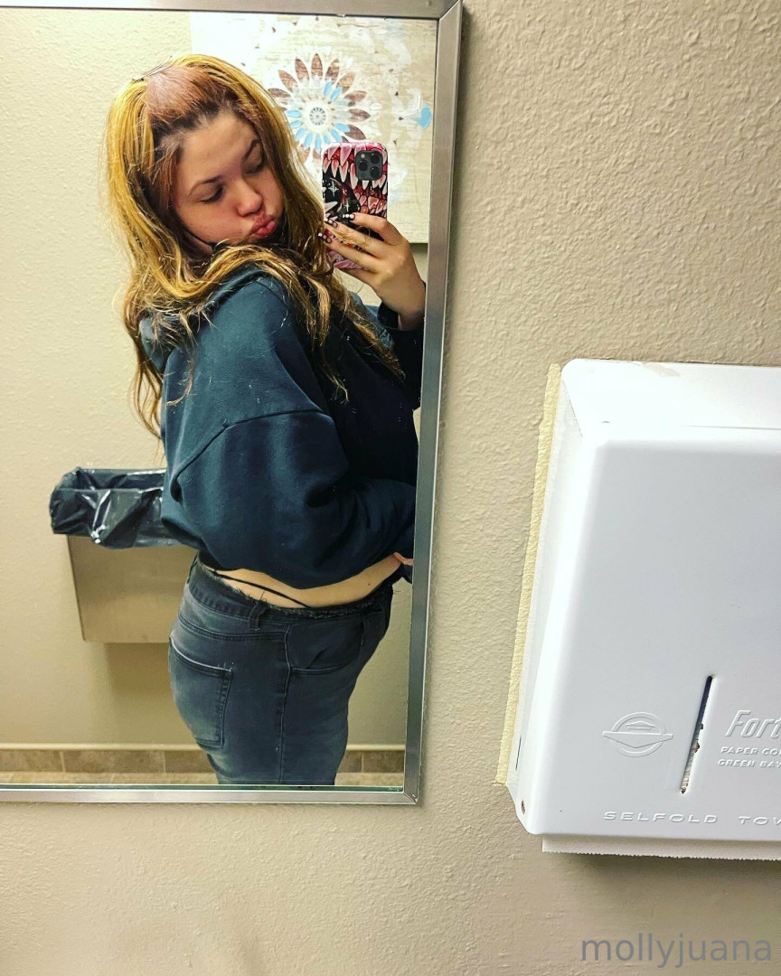 Photo by mollyjuana published on May 20,2023 19:46:56 - BestThots