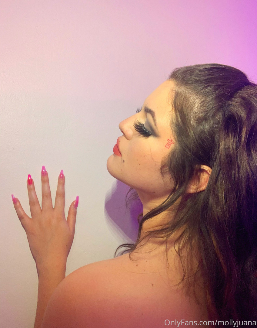 Photo by mollyjuana published on May 20,2023 19:47:02 - BestThots