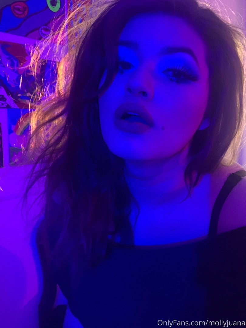 Photo by mollyjuana published on May 20,2023 19:47:12 - BestThots