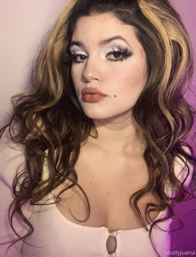 Photo by mollyjuana published on May 20,2023 19:47:34 - BestThots