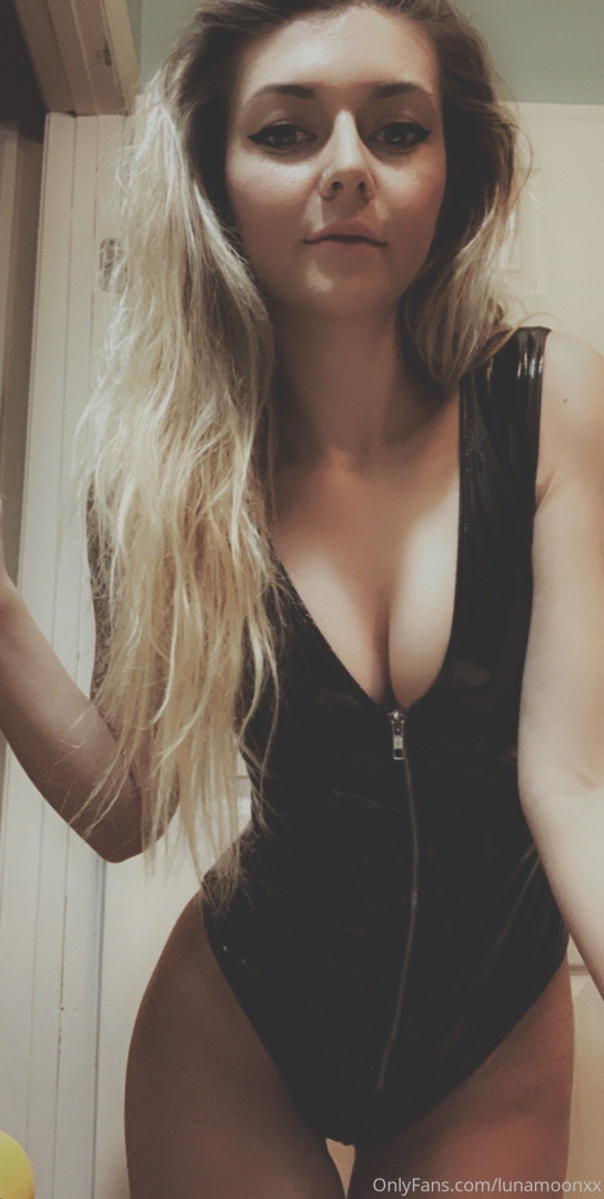 Photo by lunamoonxx published on October 16,2023 09:12:37 - BestThots