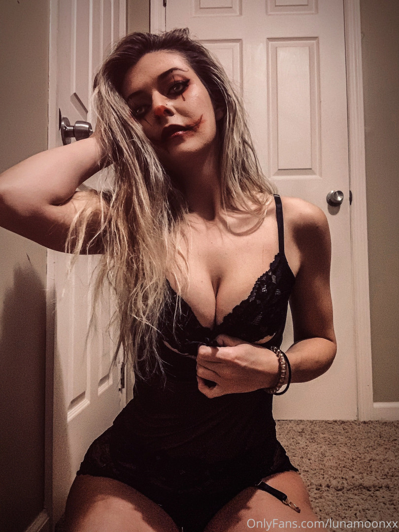 Photo by lunamoonxx published on October 16,2023 09:57:37 - BestThots