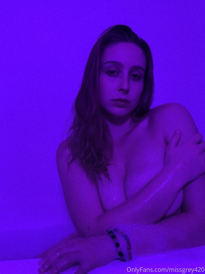 Photo by missgrey420 published on August 20,2023 13:39:39 - BestThots