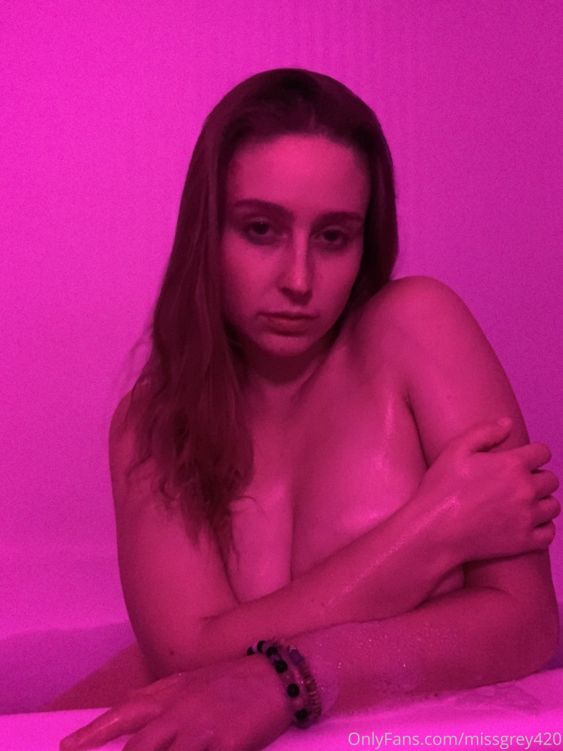 Photo by missgrey420 published on August 20,2023 13:39:43 - BestThots