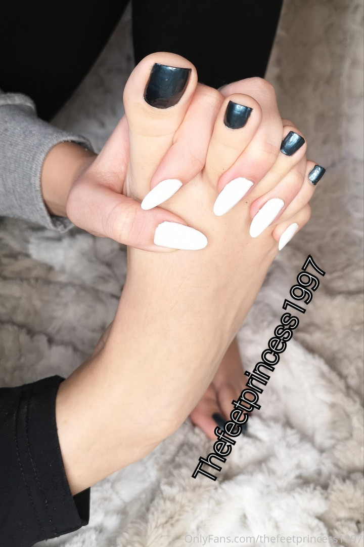 Photo by thefeetprincess1997 published on June 12,2023 23:57:50 - BestThots