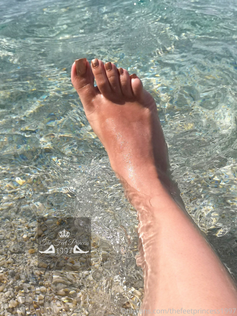 Photo by thefeetprincess1997 published on June 12,2023 23:59:58 - BestThots