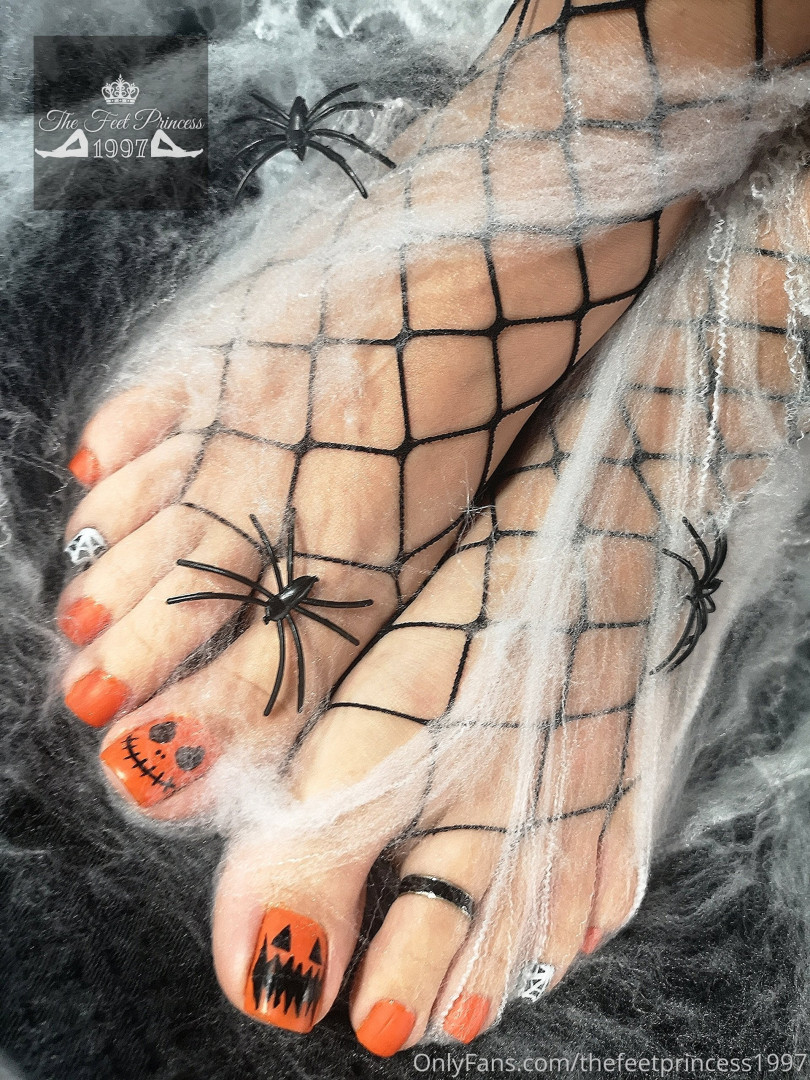 Photo by thefeetprincess1997 published on June 13,2023 00:00:26 - BestThots