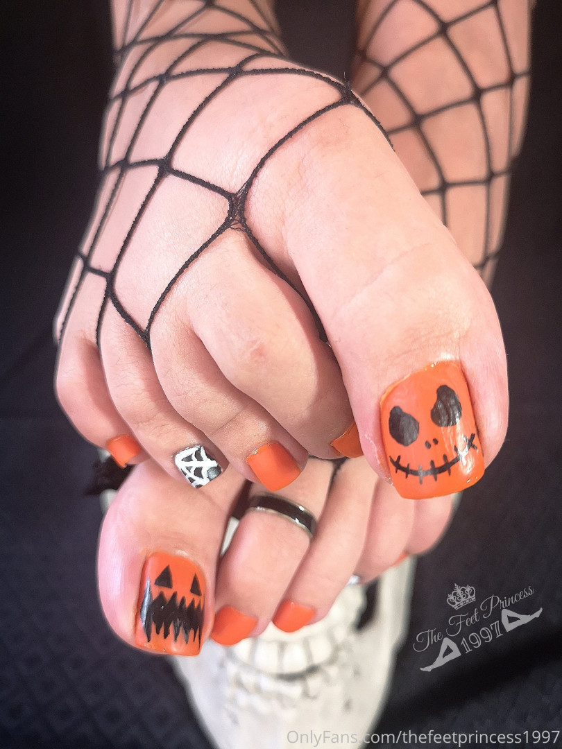 Photo by thefeetprincess1997 published on June 13,2023 00:02:13 - BestThots