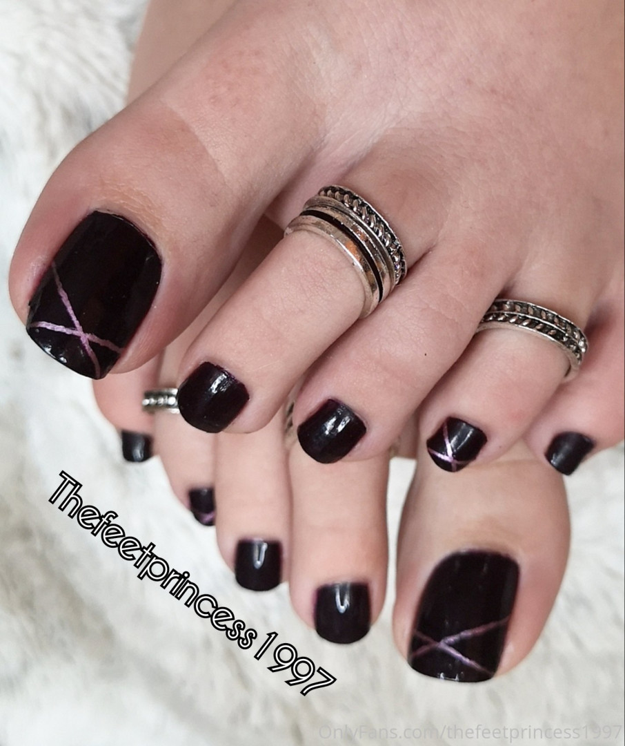 Photo by thefeetprincess1997 published on June 13,2023 00:03:20 - BestThots