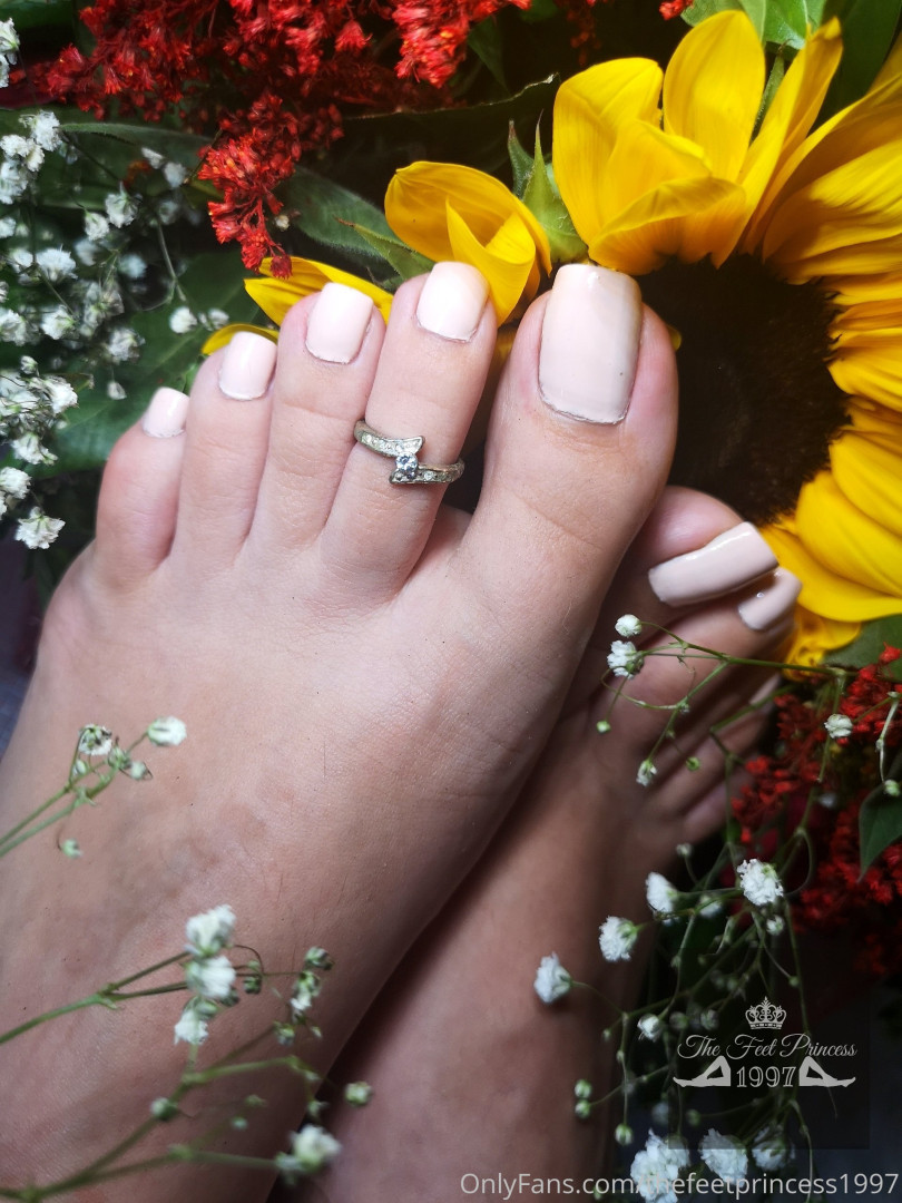 Photo by thefeetprincess1997 published on June 13,2023 00:05:48 - BestThots