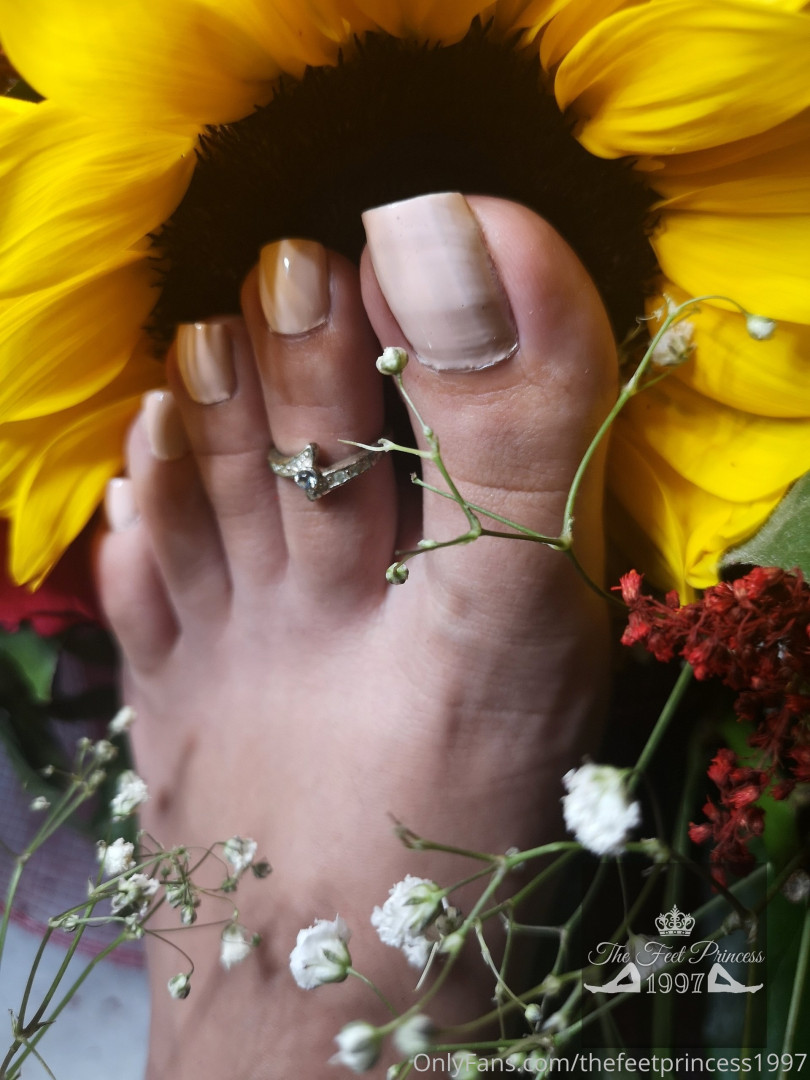 Photo by thefeetprincess1997 published on June 13,2023 00:12:12 - BestThots