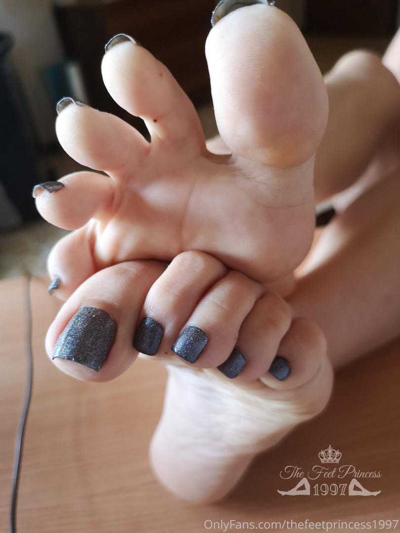 Photo by thefeetprincess1997 published on June 13,2023 00:13:48 - BestThots