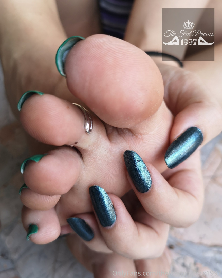 Photo by thefeetprincess1997 published on June 13,2023 00:14:21 - BestThots