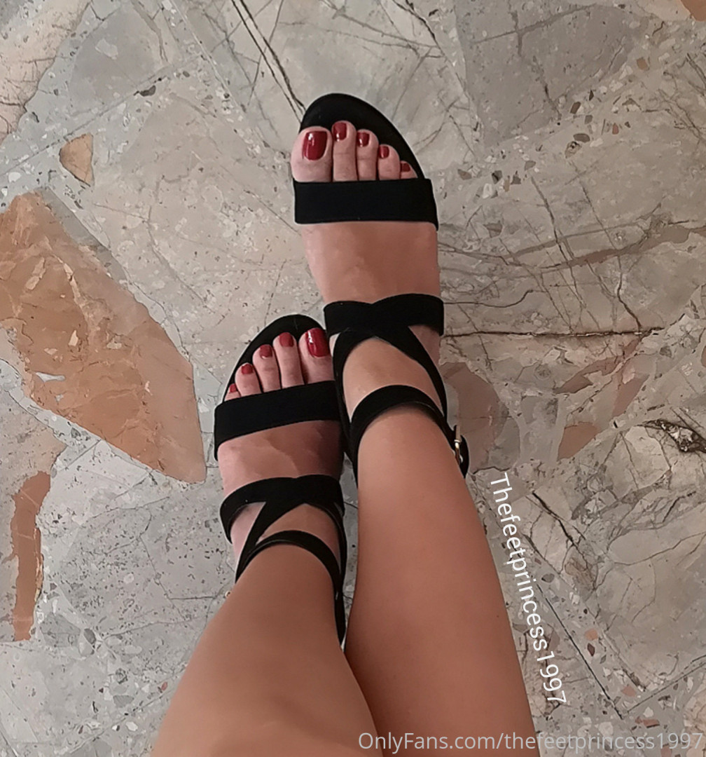 Photo by thefeetprincess1997 published on June 13,2023 00:49:33 - BestThots