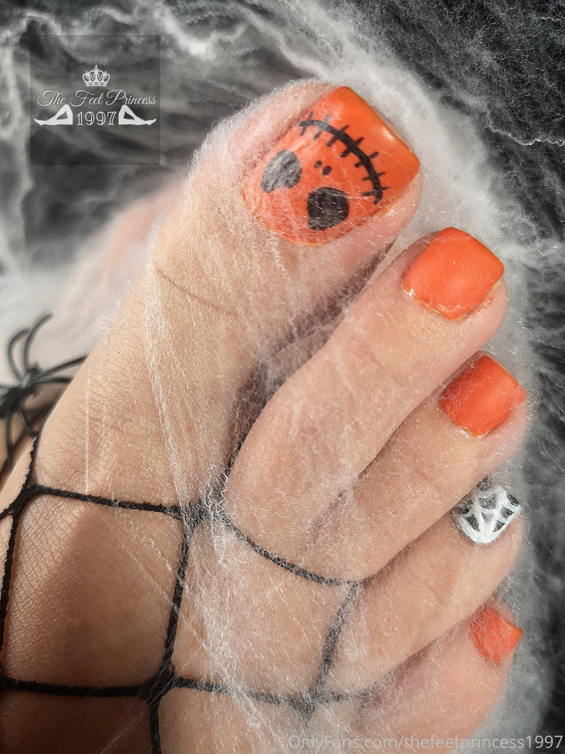 Photo by thefeetprincess1997 published on June 13,2023 00:53:42 - BestThots