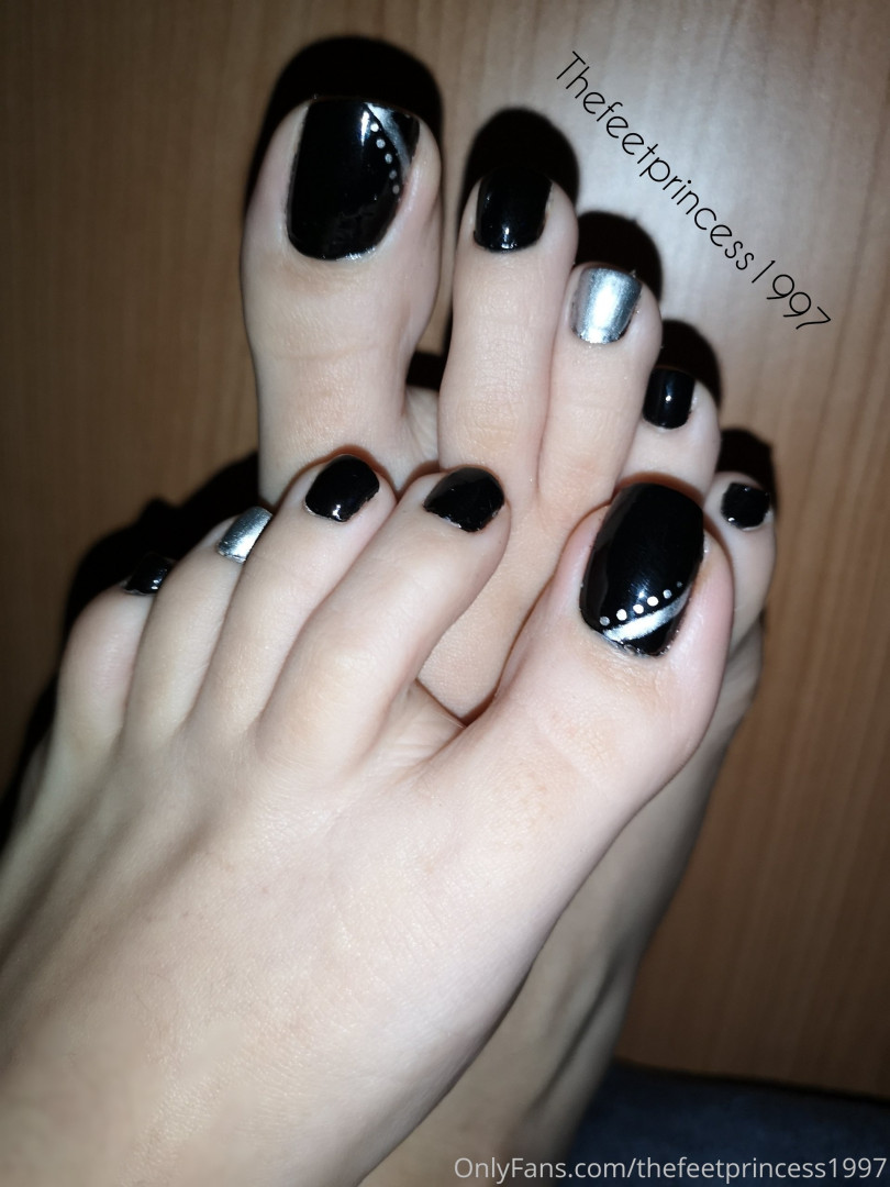 Photo by thefeetprincess1997 published on June 13,2023 00:56:40 - BestThots