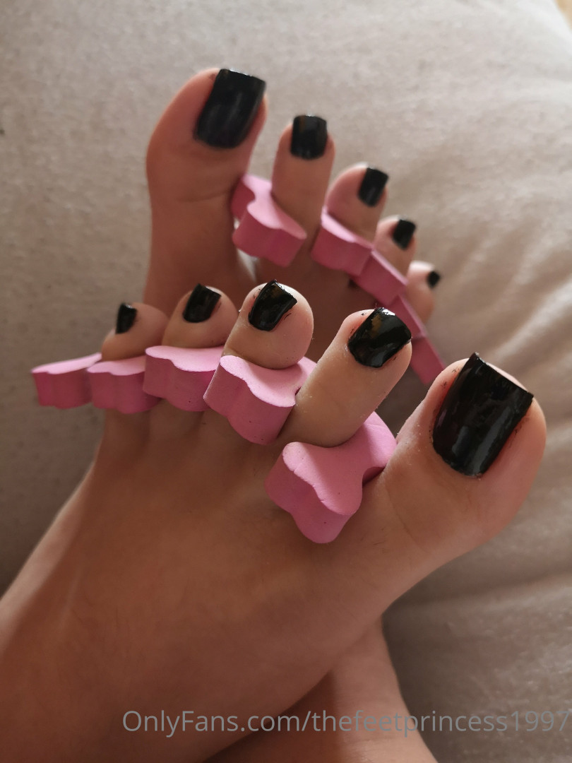 Photo by thefeetprincess1997 published on June 13,2023 00:57:52 - BestThots