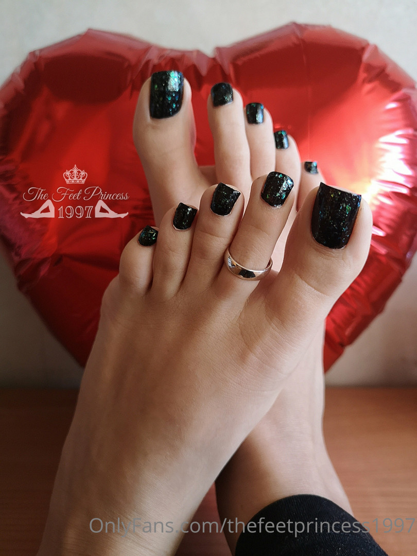 Photo by thefeetprincess1997 published on June 13,2023 00:58:35 - BestThots