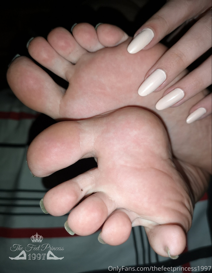 Photo by thefeetprincess1997 published on June 13,2023 00:59:29 - BestThots