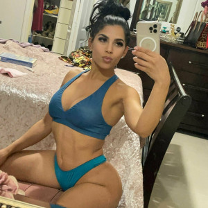 ellyxo #2067222