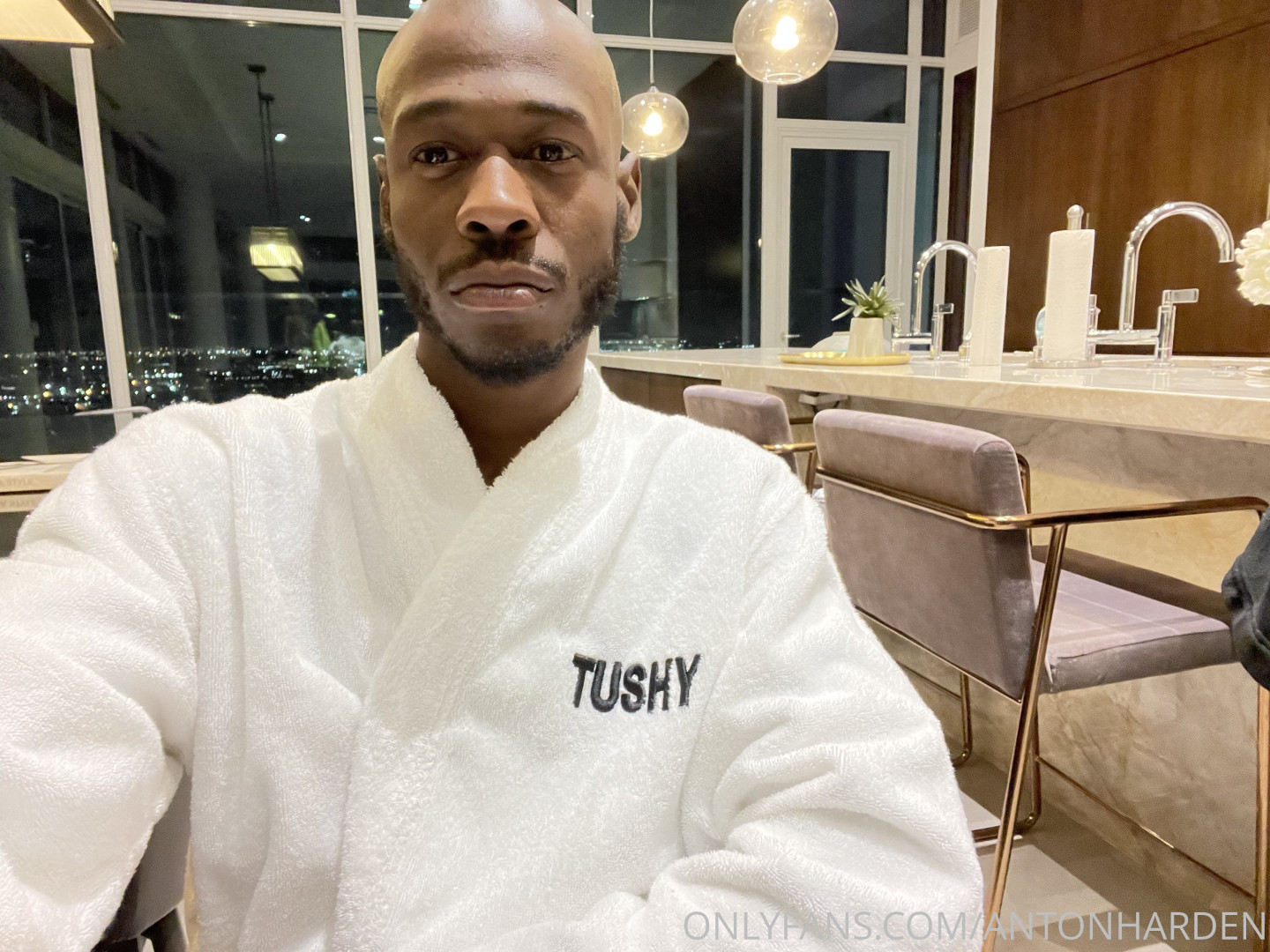 Photo by antonharden published on October 13,2023 15:17:59 - BestThots