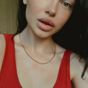 mila.moore #2333228