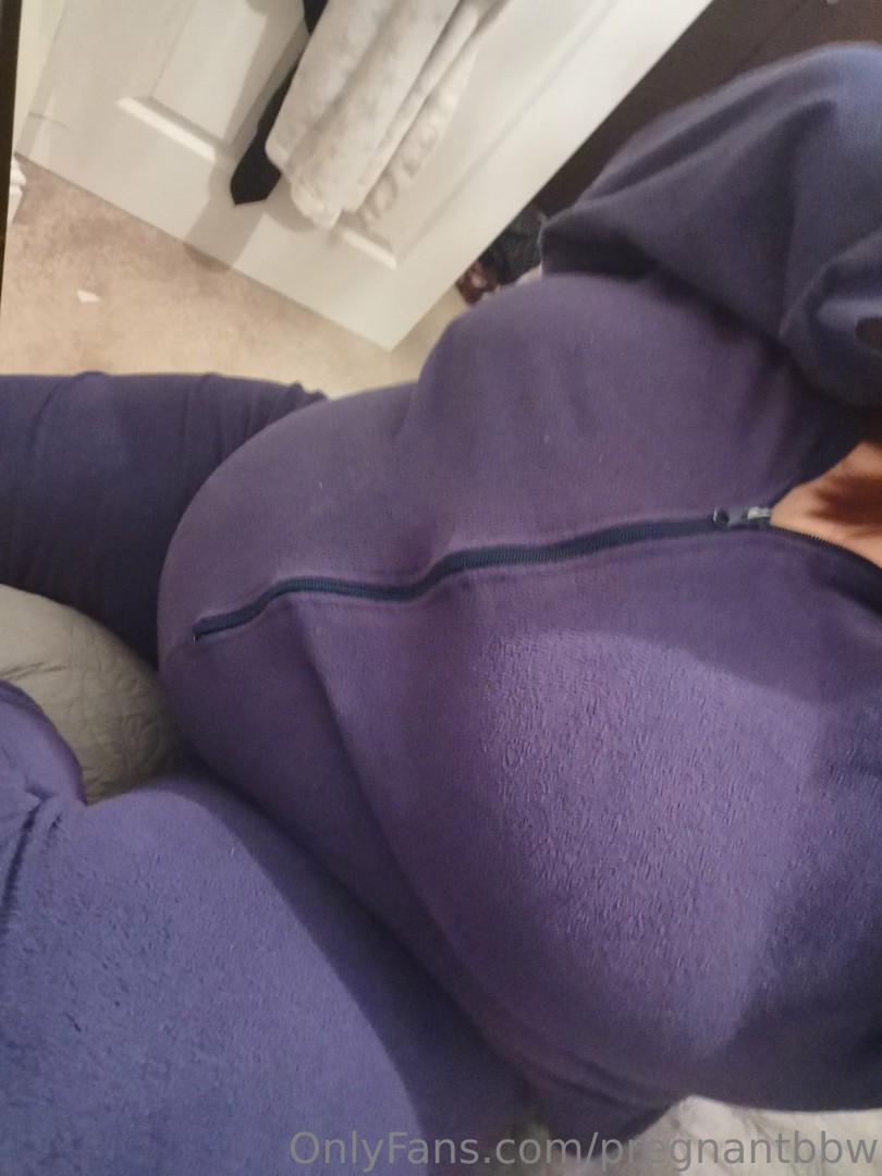 Photo by pregnantbbw published on July 5,2023 15:57:21 - BestThots