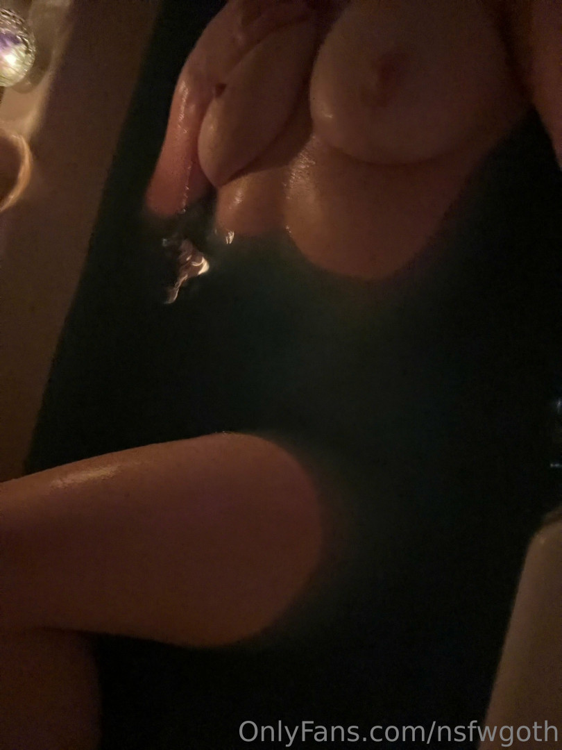 Photo by nsfwgoth published on May 20,2023 00:21:59 - BestThots