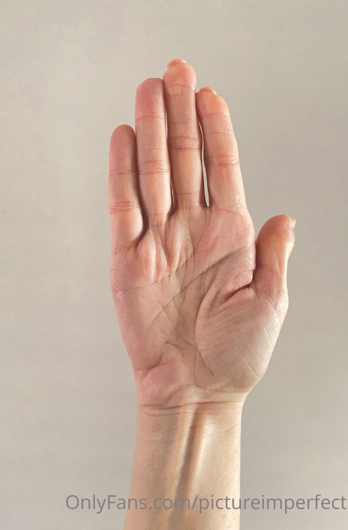 Photo by pictureimperfect published on May 19,2023 12:29:02 - BestThots