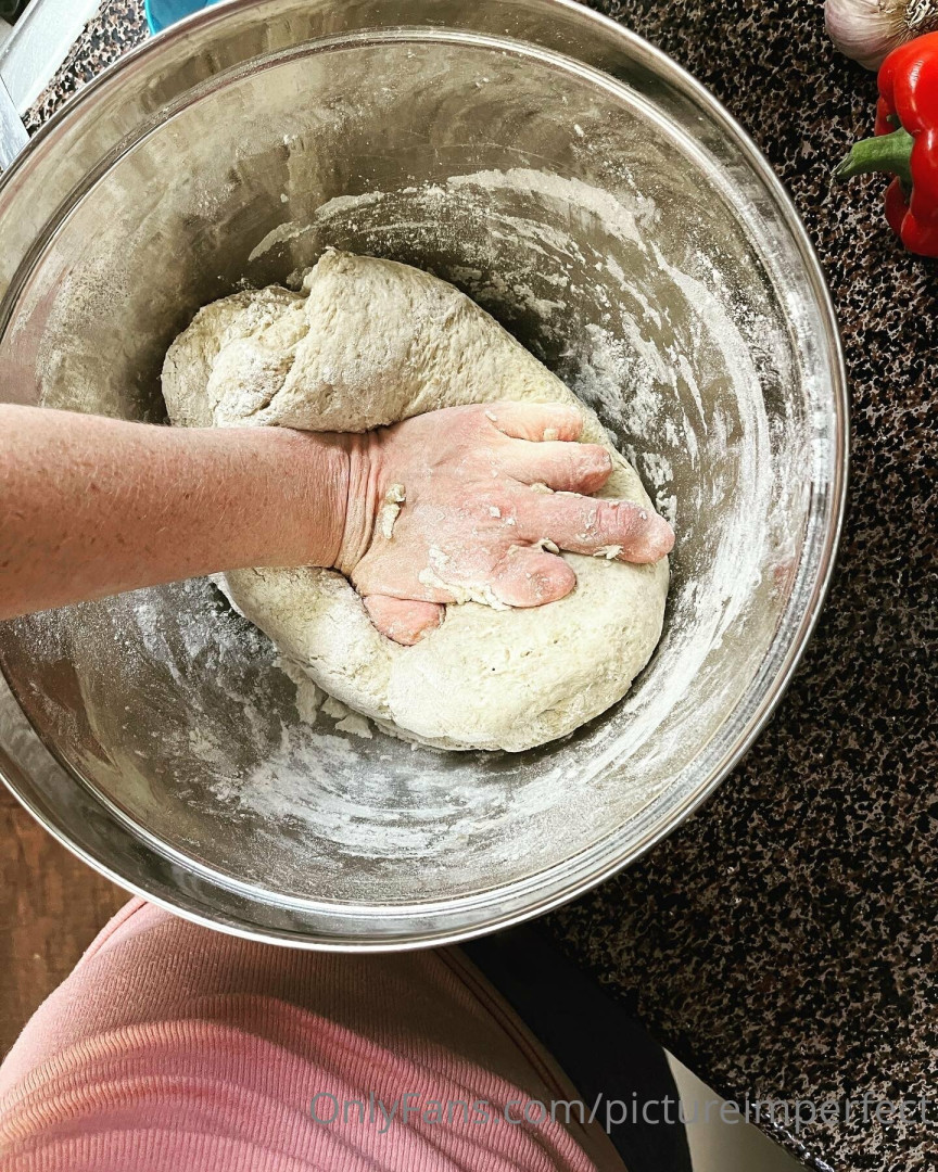 Photo by pictureimperfect published on May 19,2023 12:29:13 - BestThots