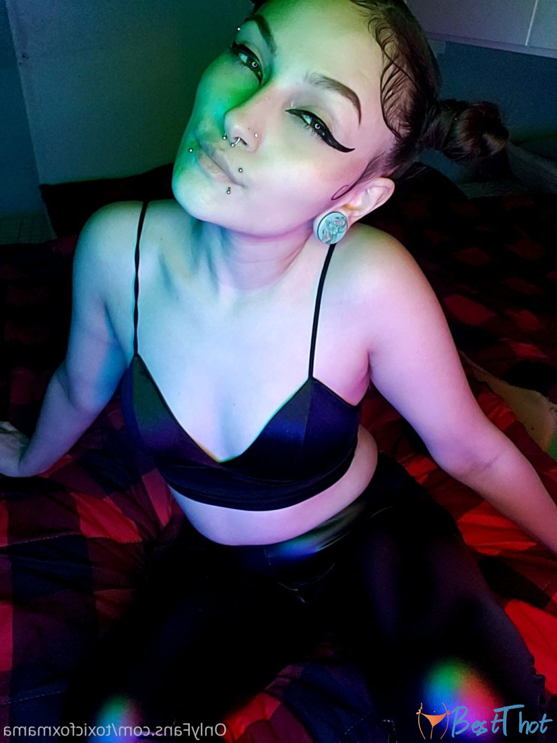 Photo by toxicfoxmama published on December 20,2024 19:08:08 - BestThots