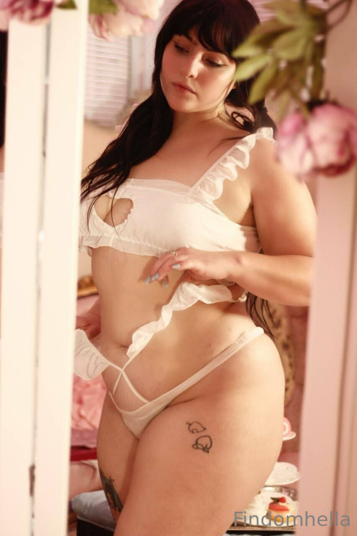 Photo by femdomhella published on June 9,2023 16:50:39 - BestThots