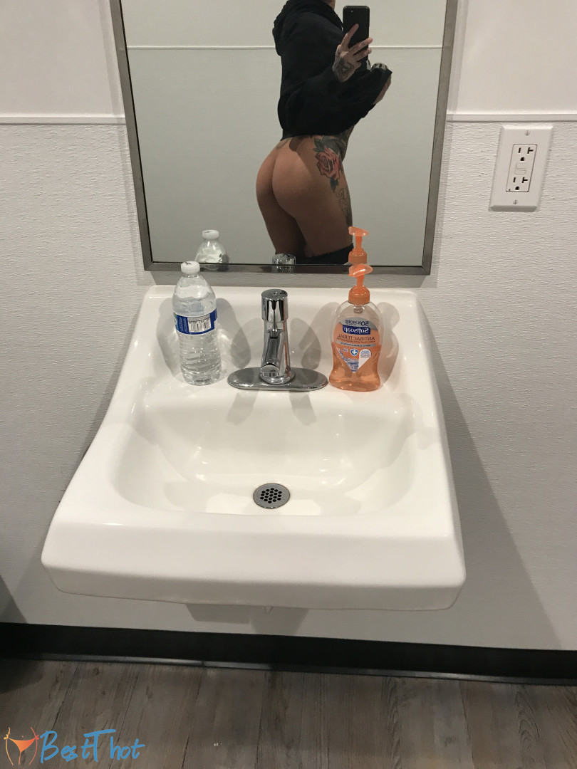 Photo by lilylanexxx published on December 18,2024 20:06:45 - BestThots