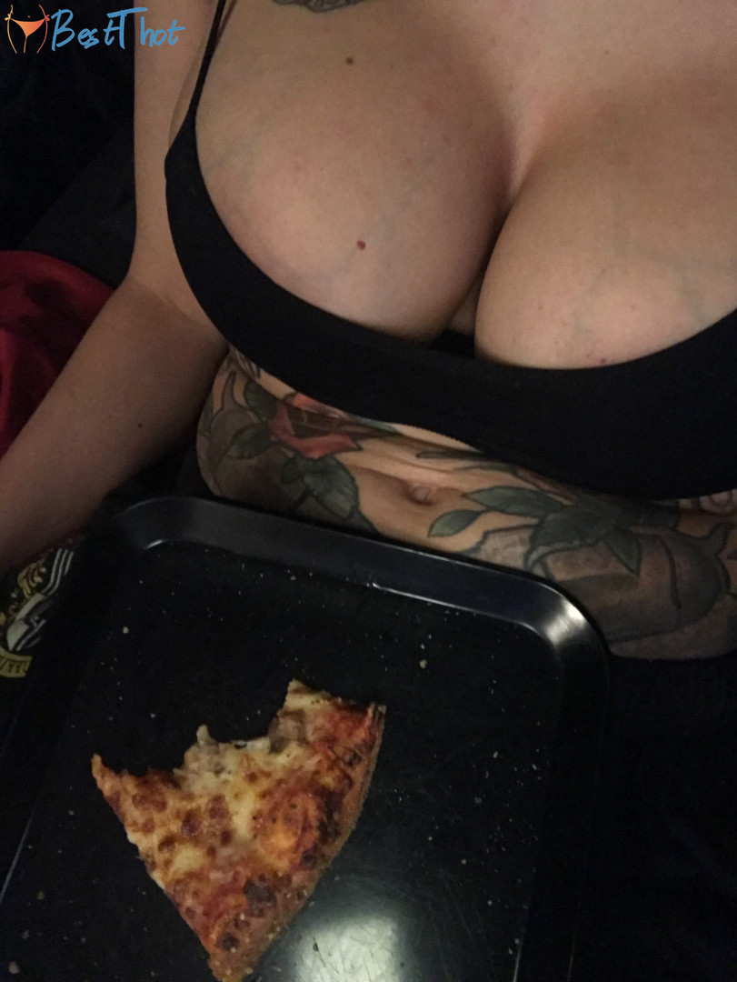 Photo by lilylanexxx published on December 18,2024 20:07:59 - BestThots