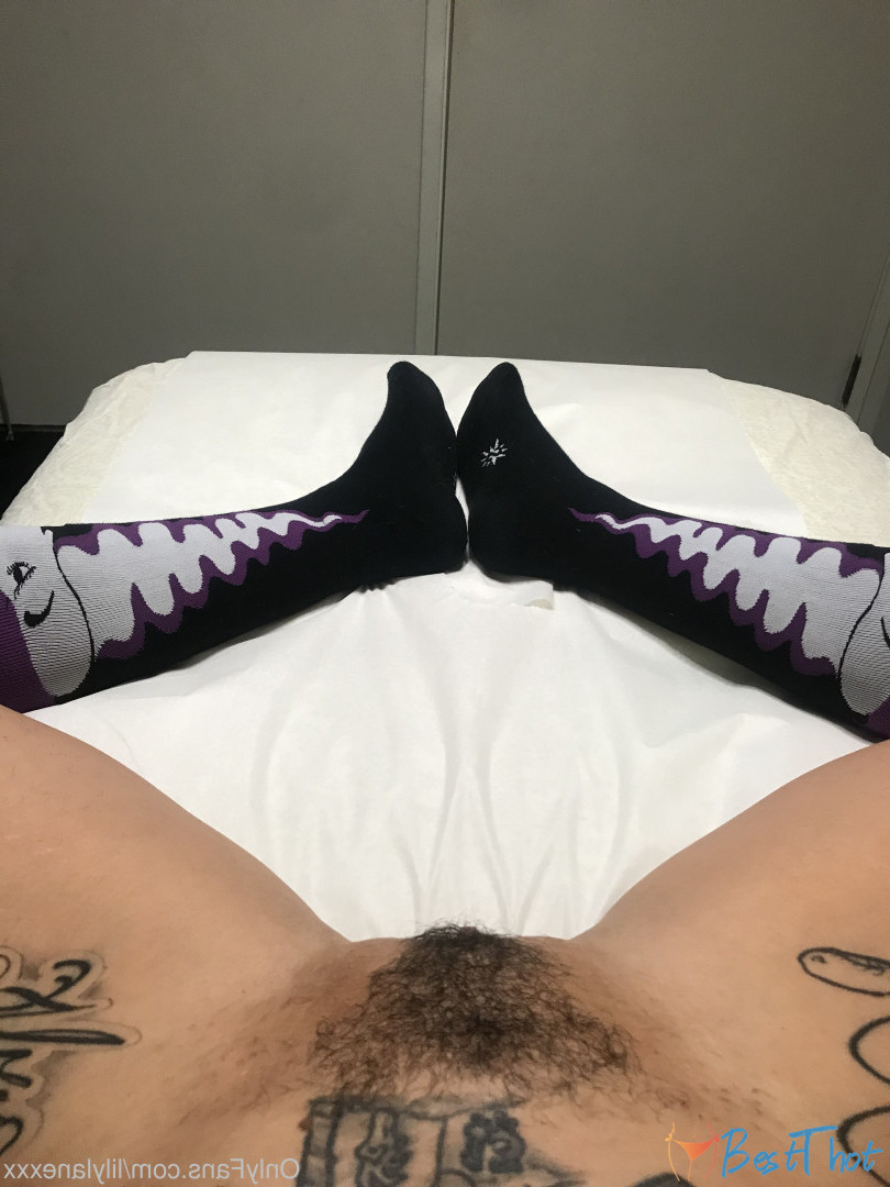 Photo by lilylanexxx published on December 18,2024 21:05:24 - BestThots