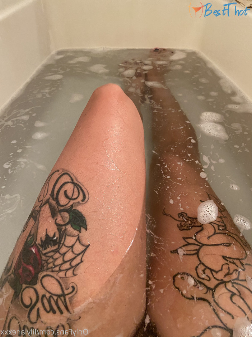 Photo by lilylanexxx published on December 18,2024 23:05:40 - BestThots