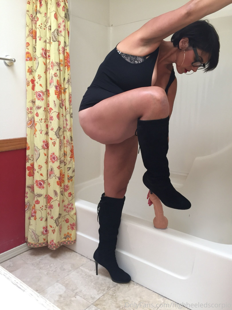 Photo by highheeledscorpio published on October 13,2023 13:16:02 - BestThots