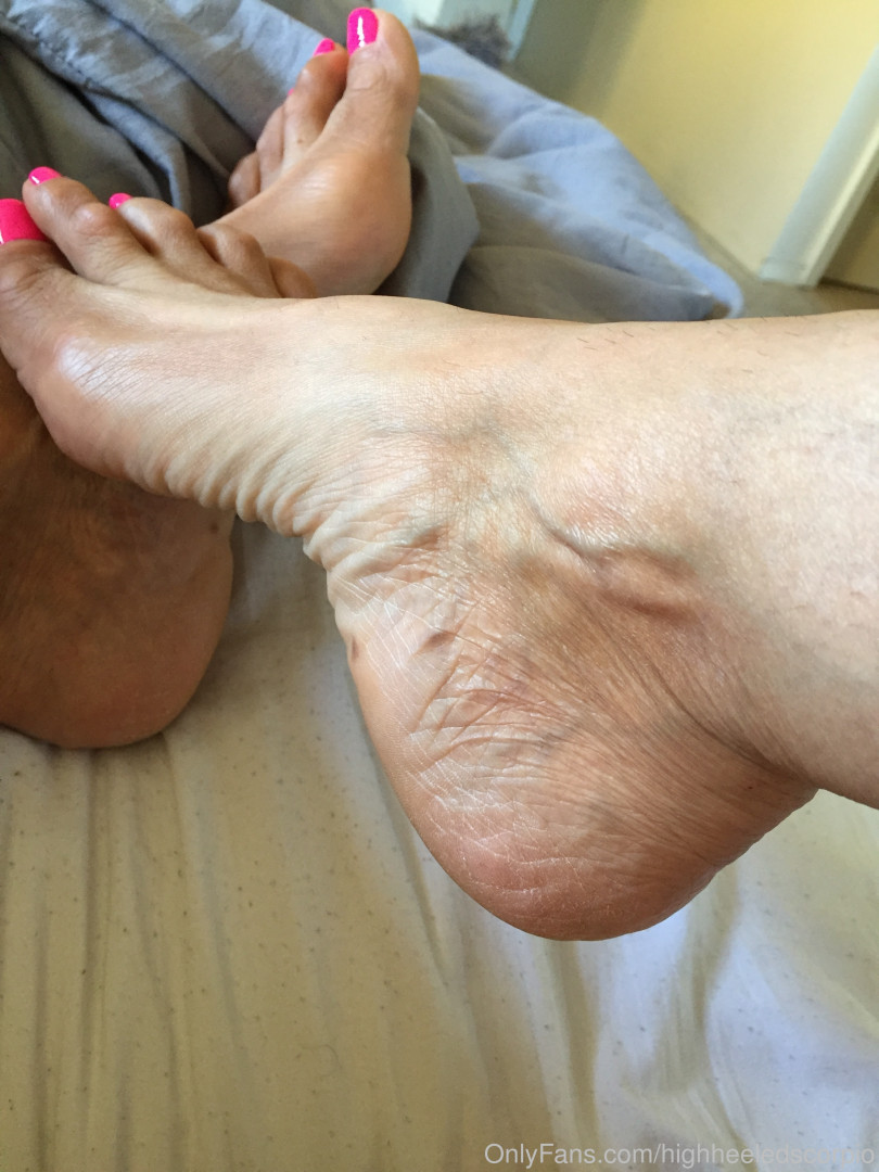 Photo by highheeledscorpio published on October 13,2023 18:52:45 - BestThots