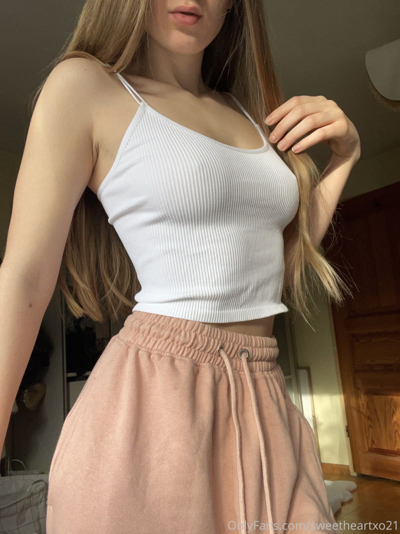 Photo by sweetheartxo21 published on October 17,2023 04:00:12 - BestThots