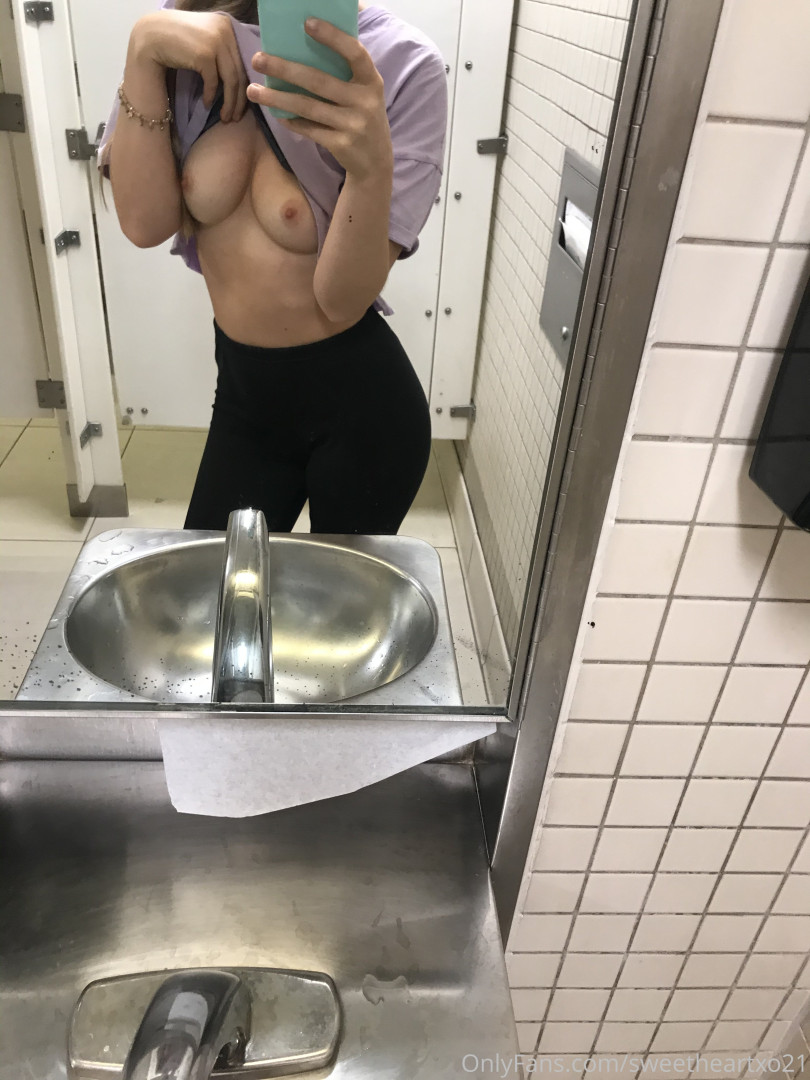 Photo by sweetheartxo21 published on October 17,2023 04:12:49 - BestThots