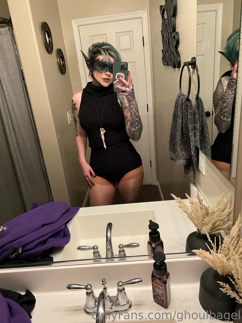 Photo by ghoulbagel published on January 15,2024 18:36:35 - BestThots