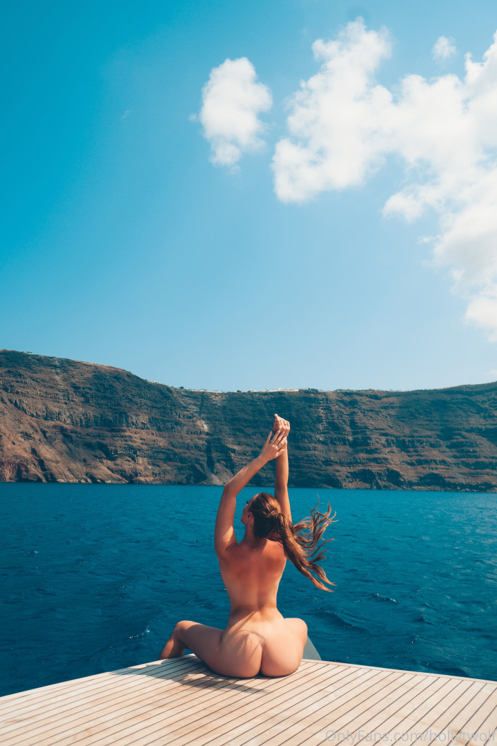 Photo by hollytwolf published on October 15,2023 05:28:21 - BestThots