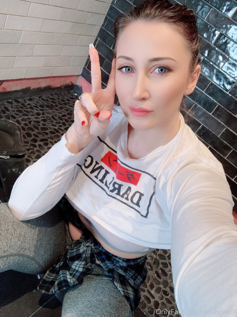 Photo by hollytwolf published on October 15,2023 10:07:31 - BestThots