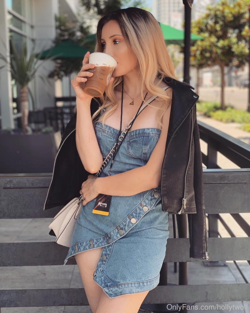 Photo by hollytwolf published on October 15,2023 17:46:11 - BestThots
