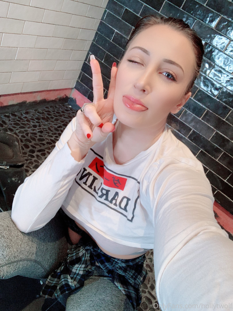 Photo by hollytwolf published on October 16,2023 01:45:30 - BestThots