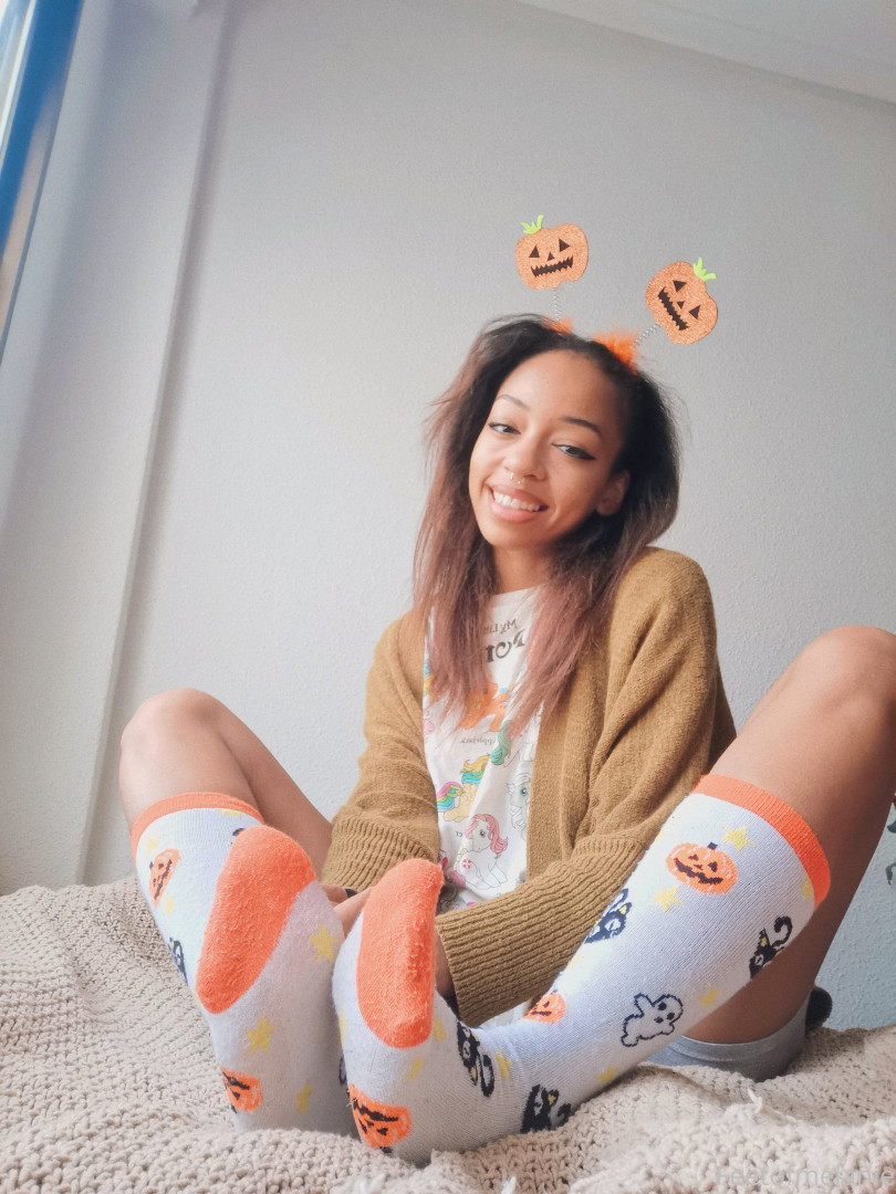 Photo by feetofmelanie published on July 13,2023 09:33:30 - BestThots