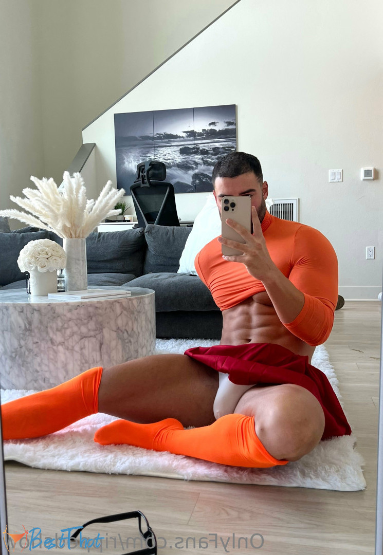 Photo by rippedshow published on December 12,2024 10:12:32 - BestThots