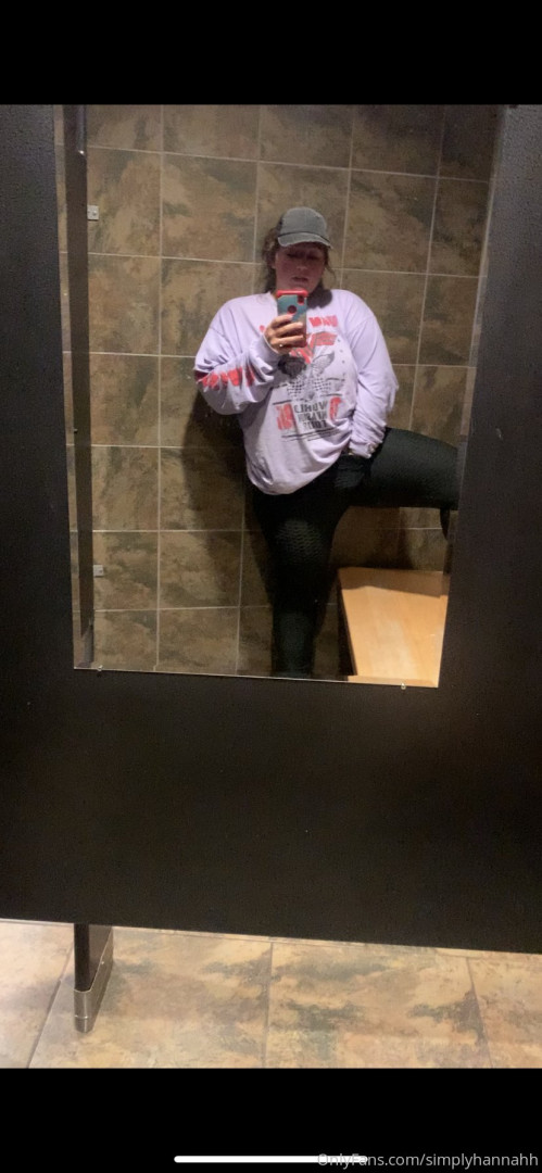 Photo by simplyhannahh published on October 13,2023 00:00:37 - BestThots