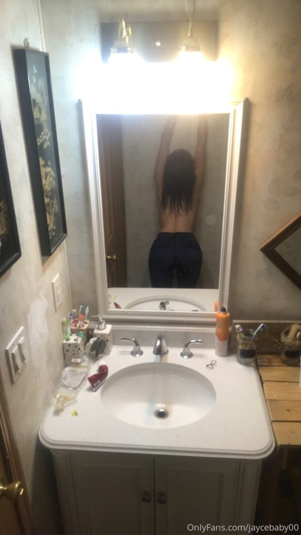 Photo by jaycebaby2000 published on October 16,2023 04:47:22 - BestThots